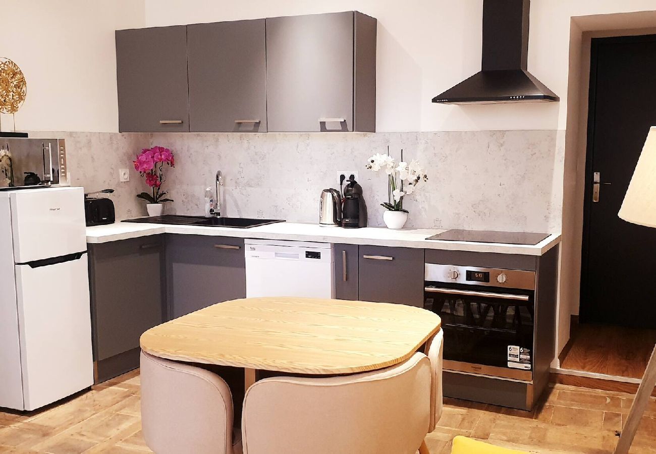 Appartement à Saint-Affrique - La perle St Affrique hyper centre ville
