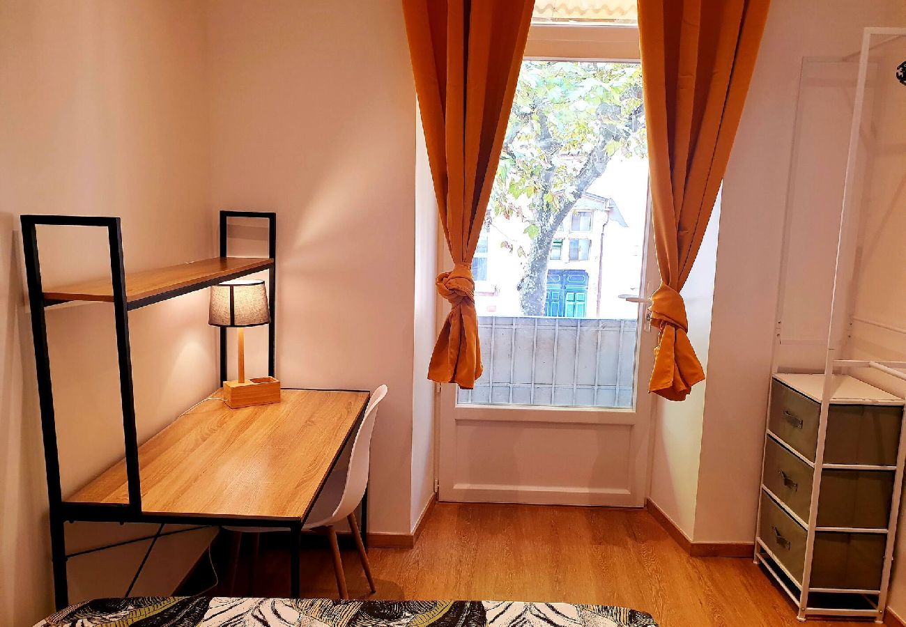 Appartement à Millau - Balcon sur les Halles de Millau centre ville
