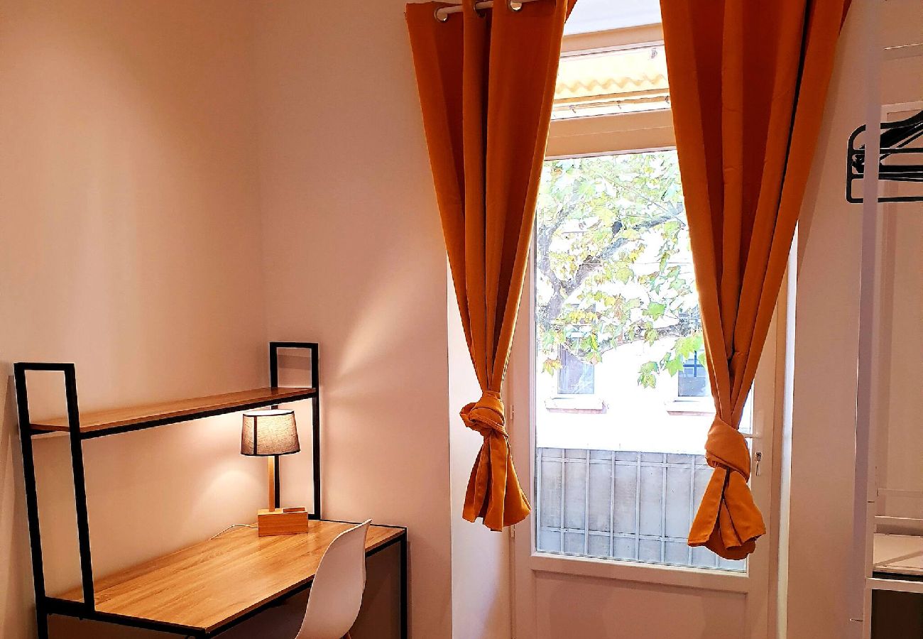 Appartement à Millau - Balcon sur les Halles de Millau centre ville