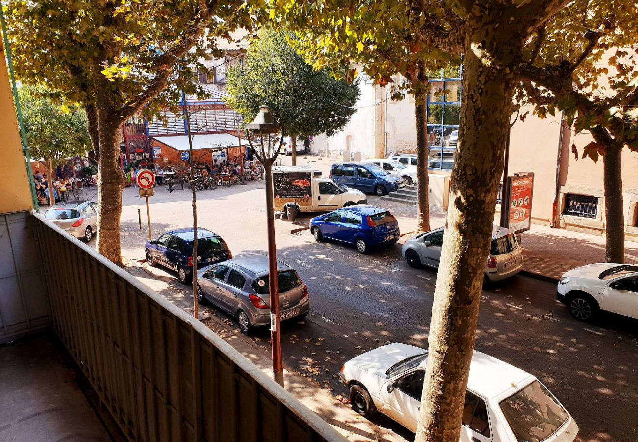 Appartement à Millau - Balcon sur les Halles de Millau centre ville
