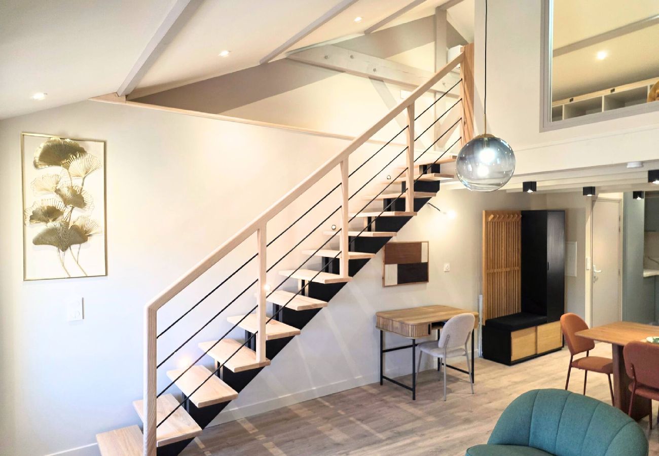 Appartement à Saint-Affrique - La Cabane Perchée T2 Duplex Saint Affrique