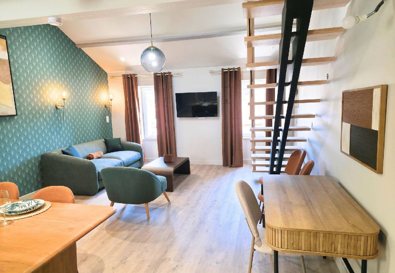 Appartement à Saint-Affrique - La Cabane Perchée T2 Duplex Saint Affrique